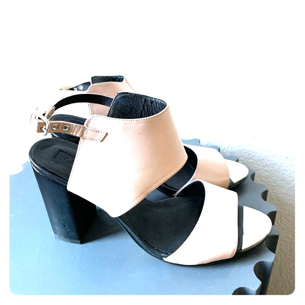$89🔥Blush color sandals size 39 or 8.5US